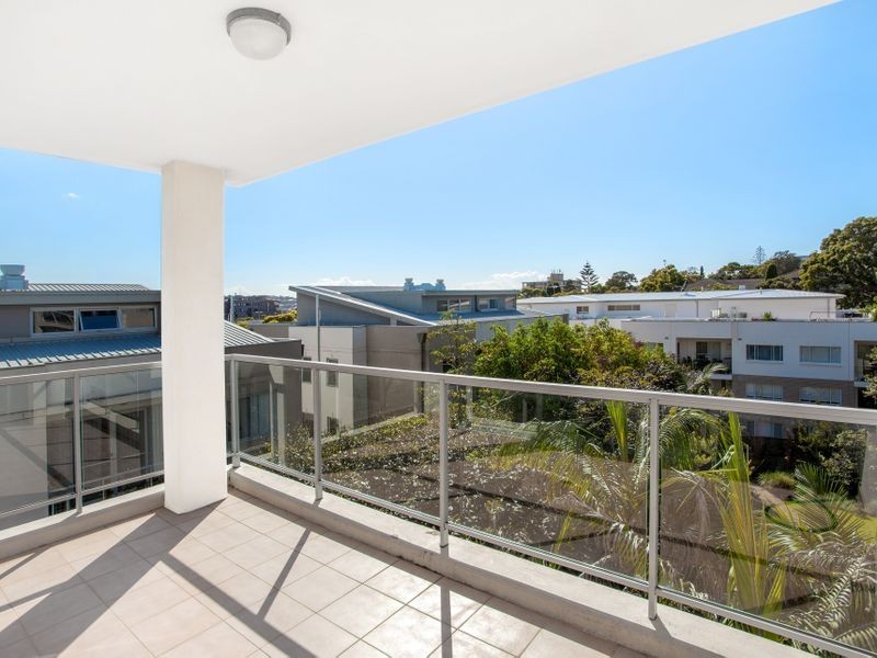 B32/31-37 Pacific Parade, Dee Why NSW 2099