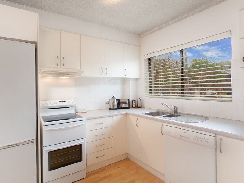 2/22 Wheeler Parade, Dee Why NSW 2099