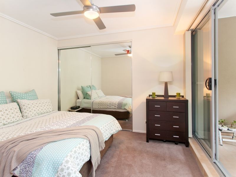 B15/31-37 Pacific Parade, Dee Why NSW 2099