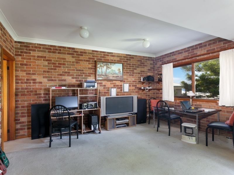 2/40 Griffin Road, North Curl Curl NSW 2099