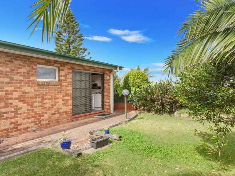 2/40 Griffin Road, North Curl Curl NSW 2099