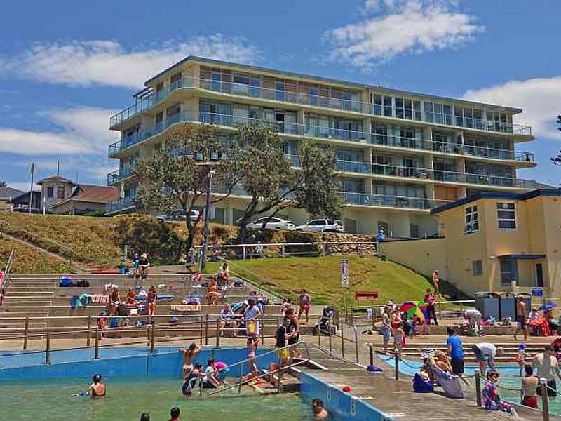 2/2 Monash Parade, Dee Why NSW 2099