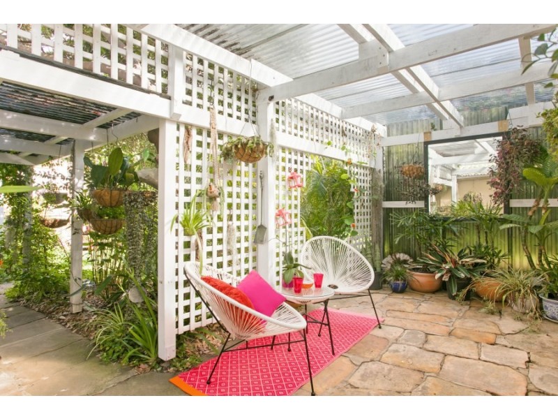 18 Griffin Road, North Curl Curl NSW 2099