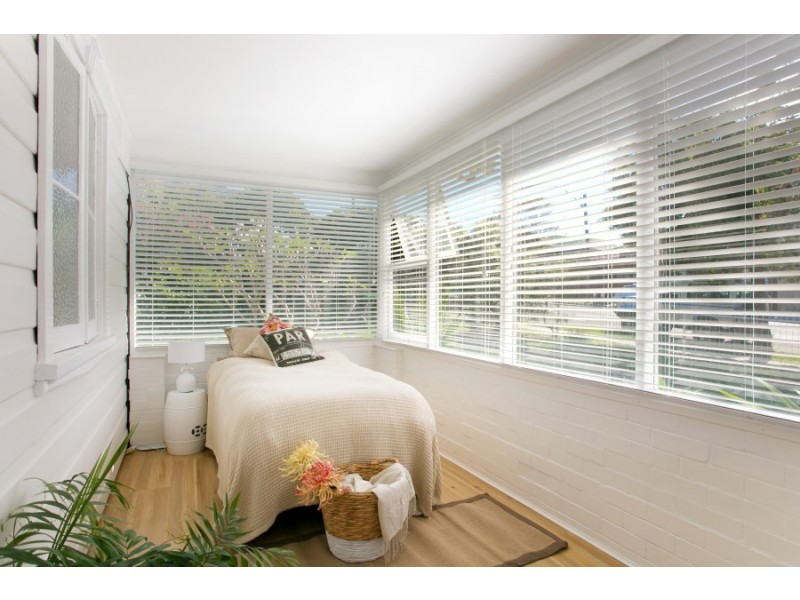 18 Griffin Road, North Curl Curl NSW 2099