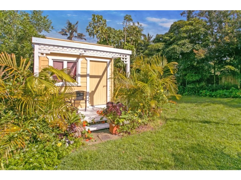 18 Griffin Road, North Curl Curl NSW 2099
