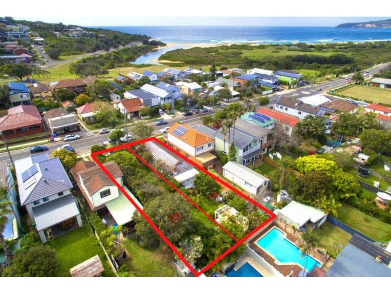 18 Griffin Road, North Curl Curl NSW 2099