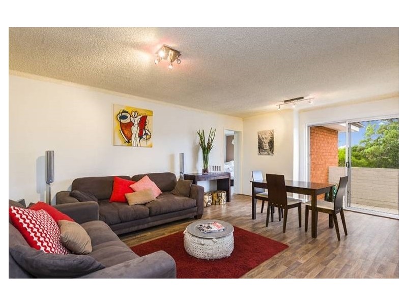 10/7 Clarence Avenue, Dee Why NSW 2099