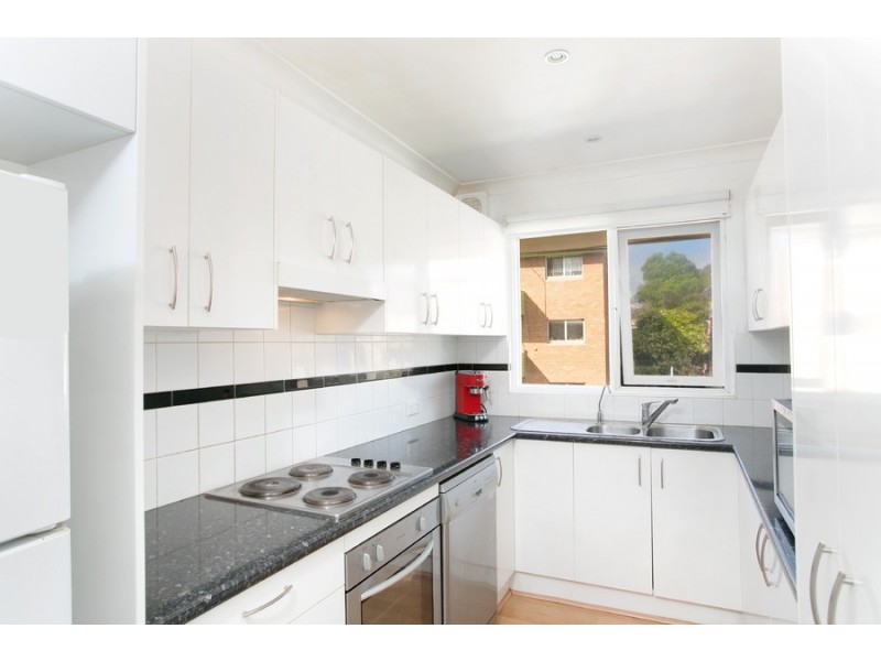 13/2-3 Kempsey Close, Dee Why NSW 2099