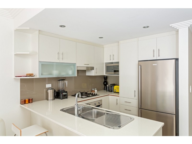 2/31-33 Sturdee Parade, Dee Why NSW 2099