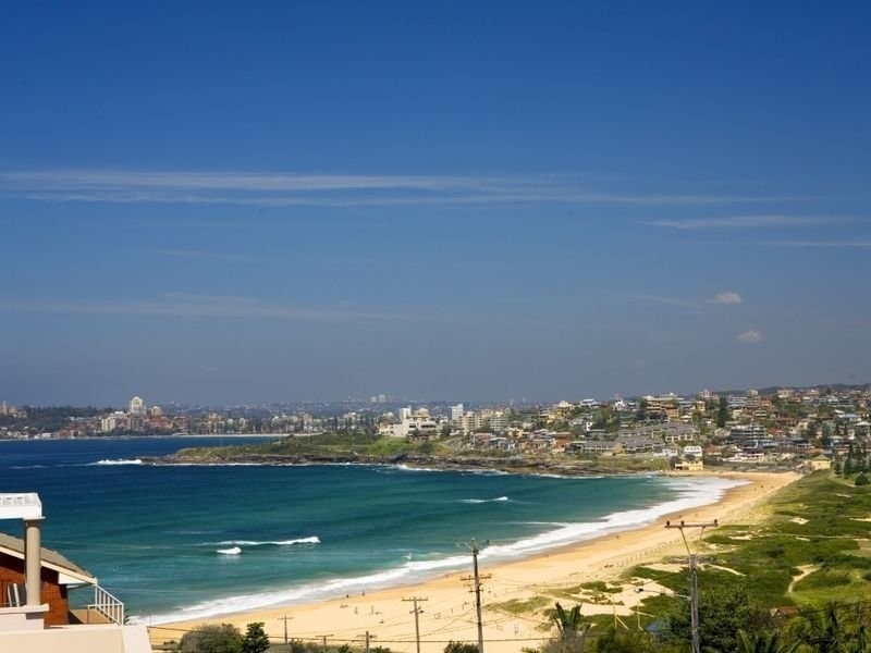 15 Robertson Road, North Curl Curl NSW 2099