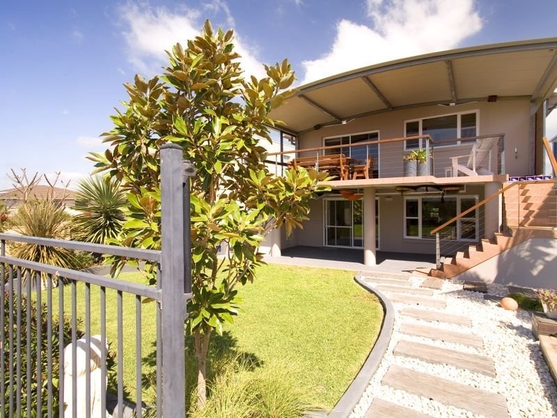 15 Robertson Road, North Curl Curl NSW 2099