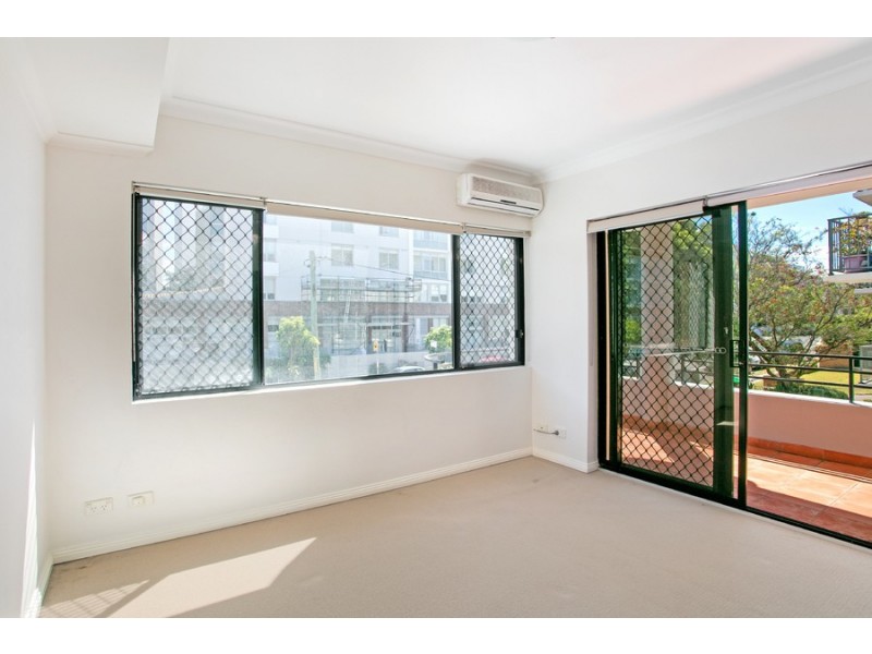 2/5 Delmar Parade, Dee Why NSW 2099
