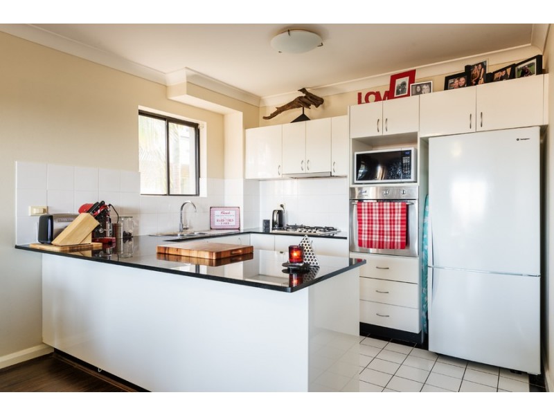 9/3-11 Hawkesbury Avenue, Dee Why NSW 2099