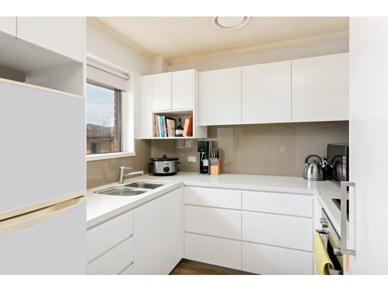 10/7 Clarence Avenue, Dee Why NSW 2099