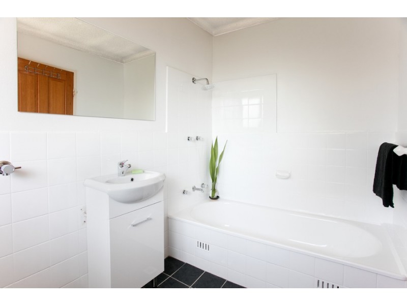 10/7 Clarence Avenue, Dee Why NSW 2099