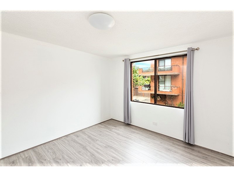 8/88 Wyadra Avenue, Freshwater NSW 2096
