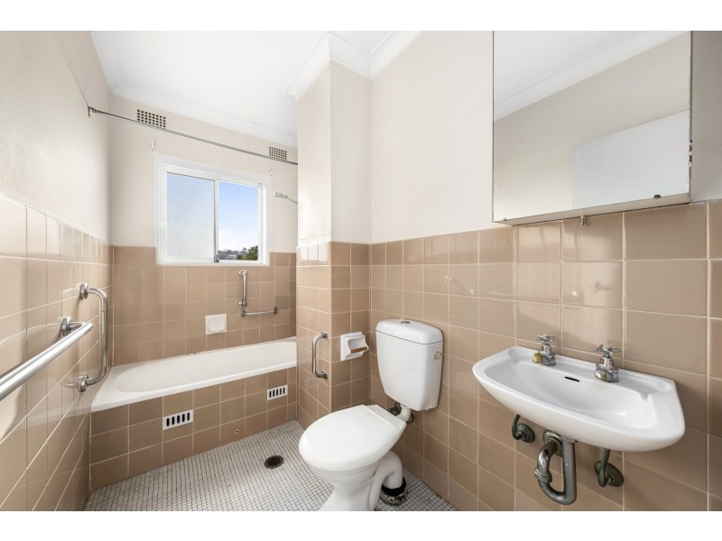 9/20 Pacific Parade, Dee Why NSW 2099
