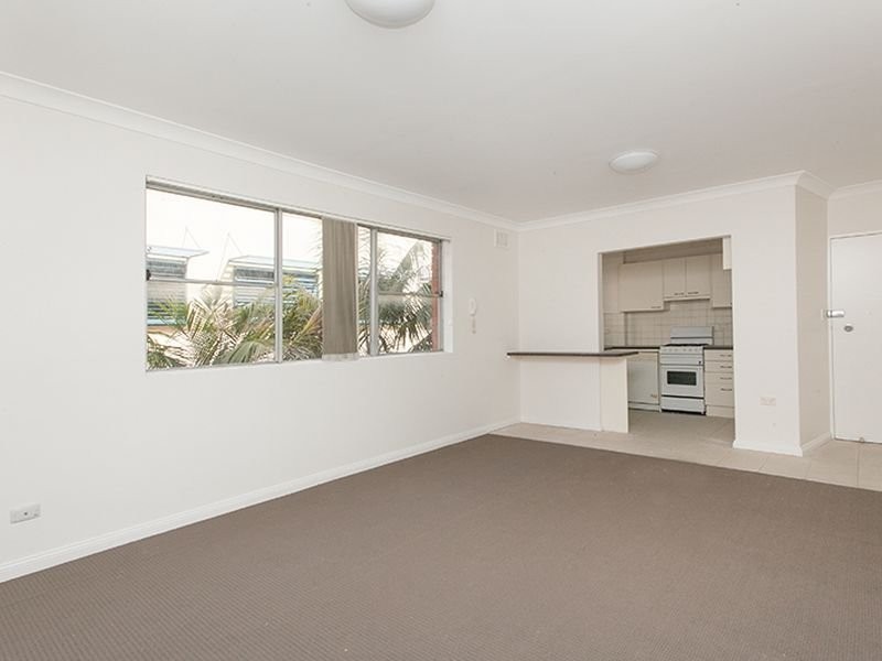 2/24 Pacific Parade, Dee Why NSW 2099