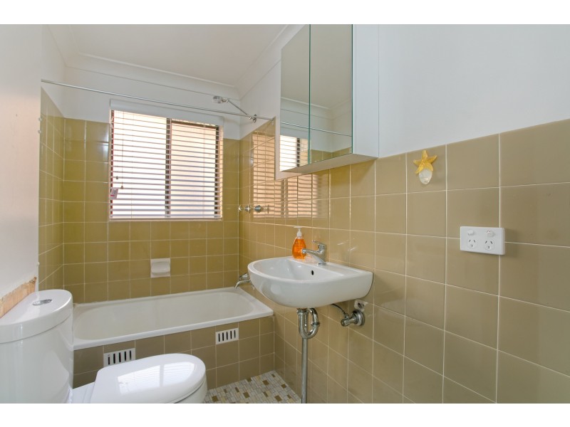 2/10 Wheeler Parade, Dee Why NSW 2099