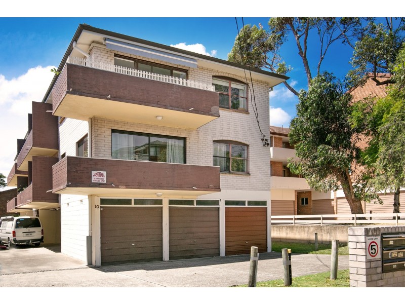 2/10 Wheeler Parade, Dee Why NSW 2099