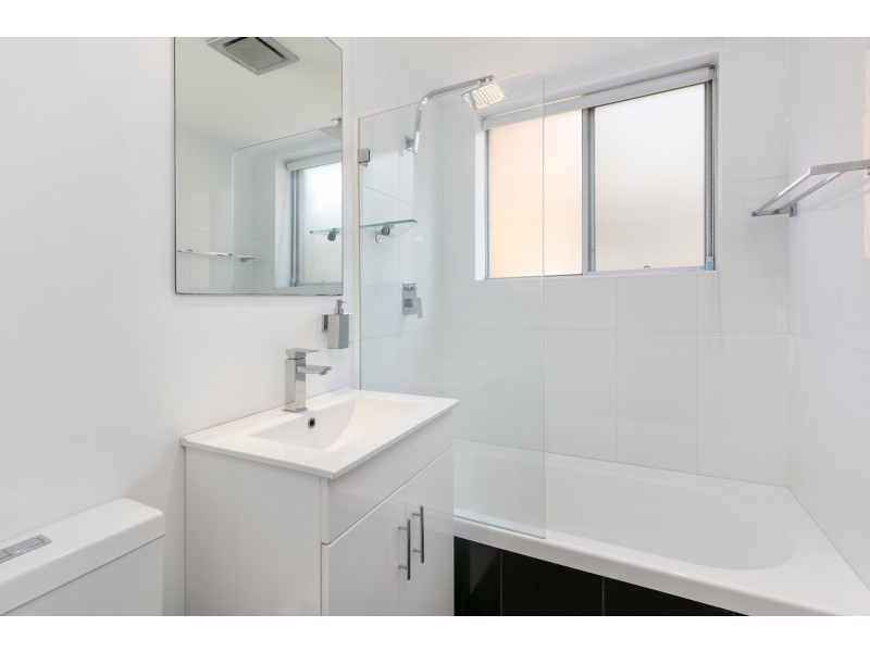 2/98 Howard Avenue, Dee Why NSW 2099
