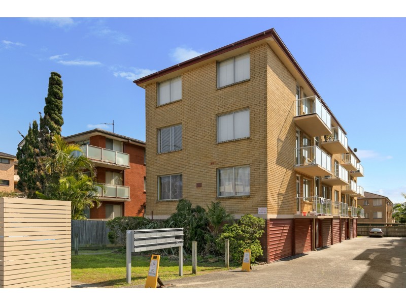 2/98 Howard Avenue, Dee Why NSW 2099
