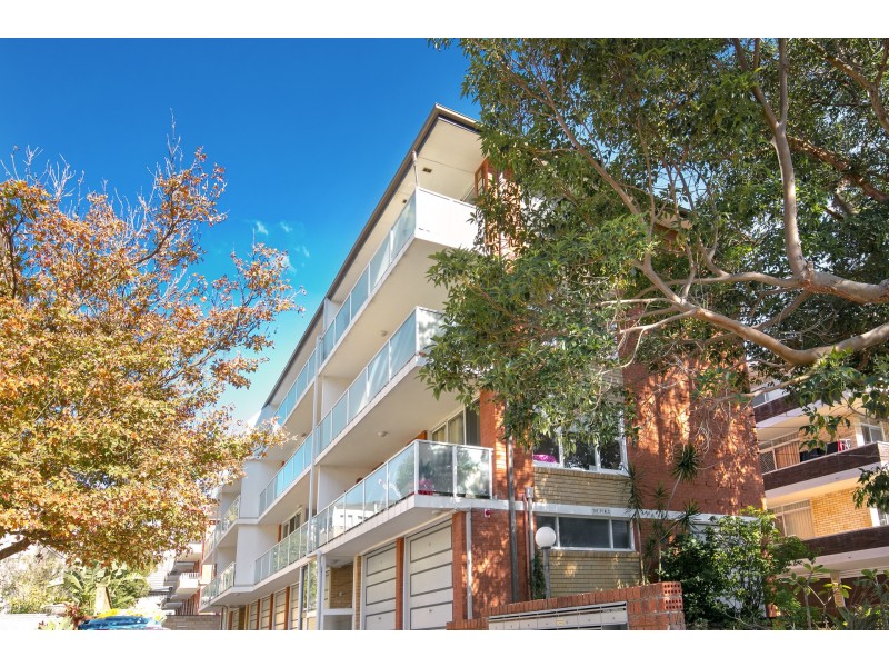2/14 Regent Street, Dee Why NSW 2099