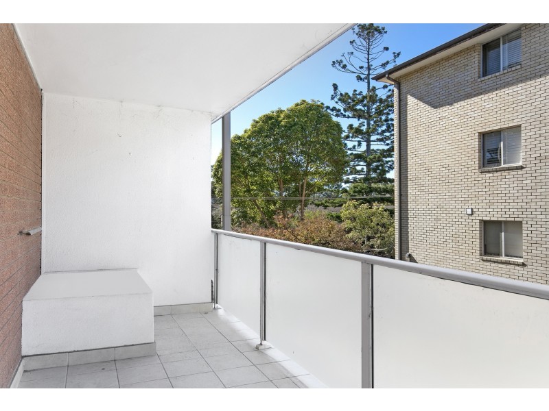 2/14 Regent Street, Dee Why NSW 2099