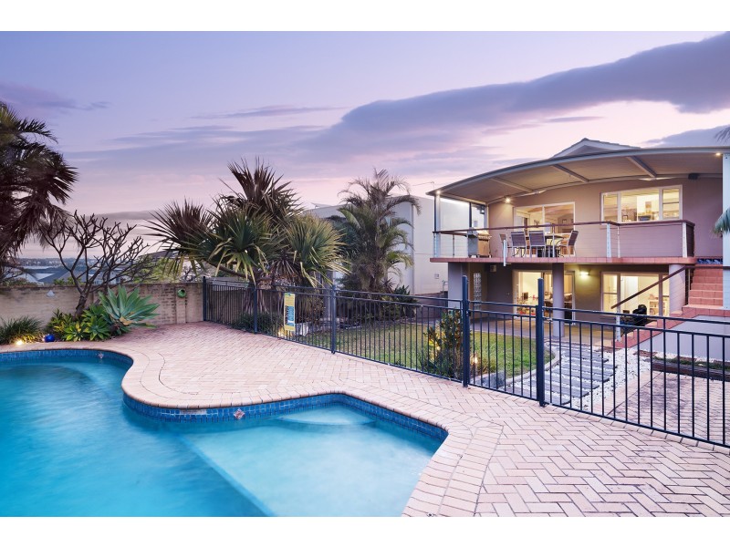15 Robertson Road, North Curl Curl NSW 2099
