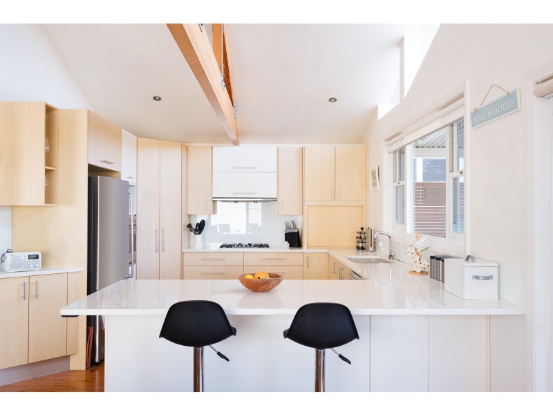 15 Robertson Road, North Curl Curl NSW 2099