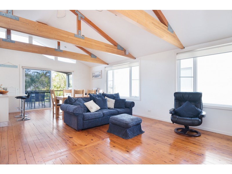 15 Robertson Road, North Curl Curl NSW 2099