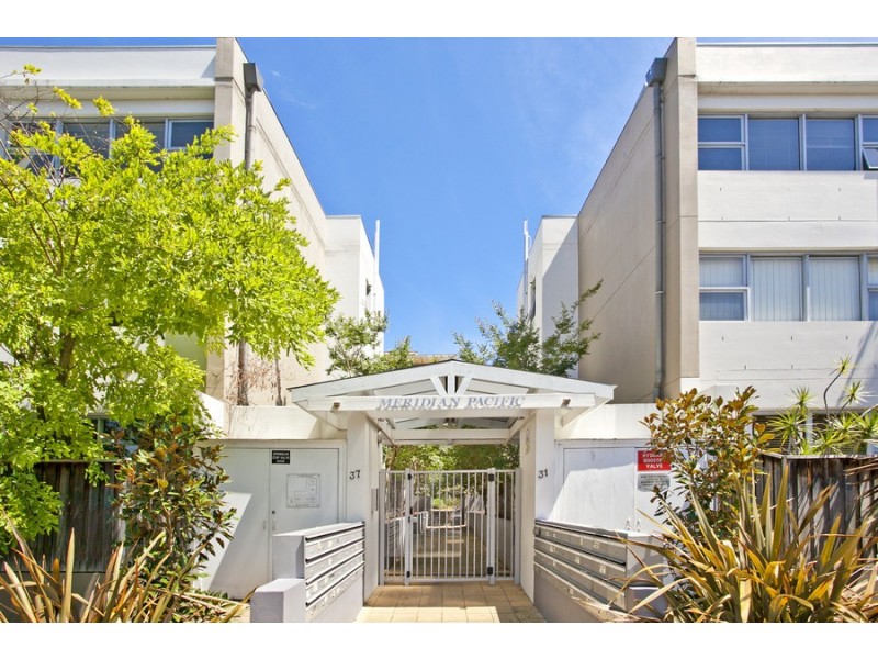 B5/31-37 Pacific Parade, Dee Why NSW 2099