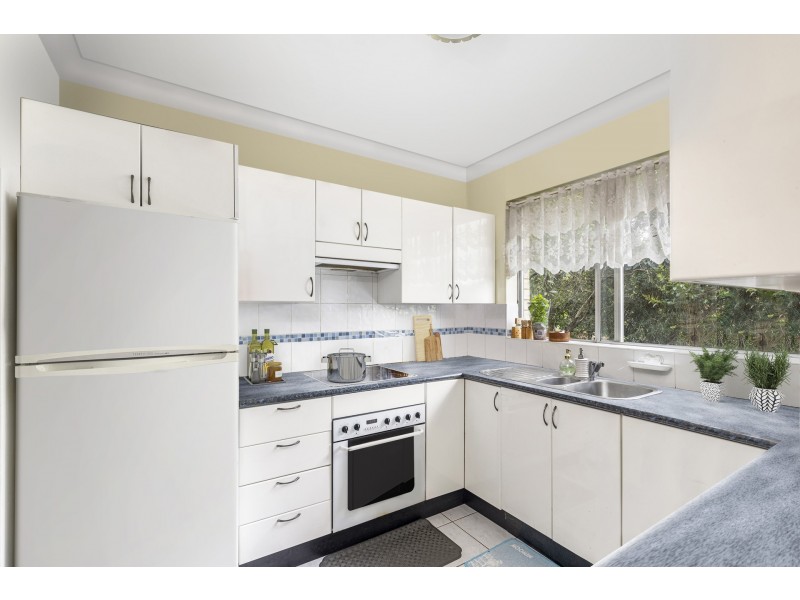 2/15 Burne Avenue, Dee Why NSW 2099