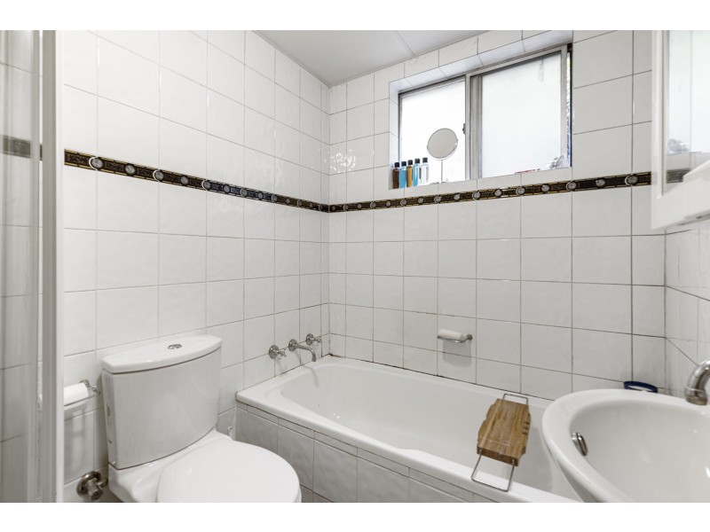 2/15 Burne Avenue, Dee Why NSW 2099