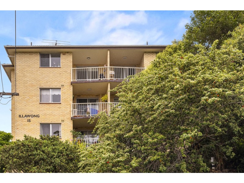 2/15 Burne Avenue, Dee Why NSW 2099