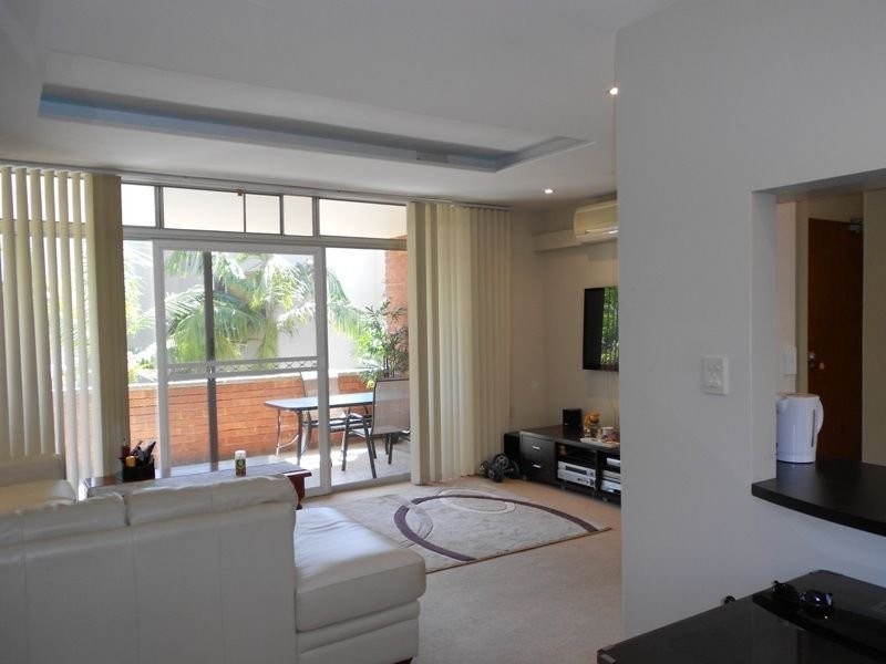 2/2 Avon Road, Dee Why NSW 2099