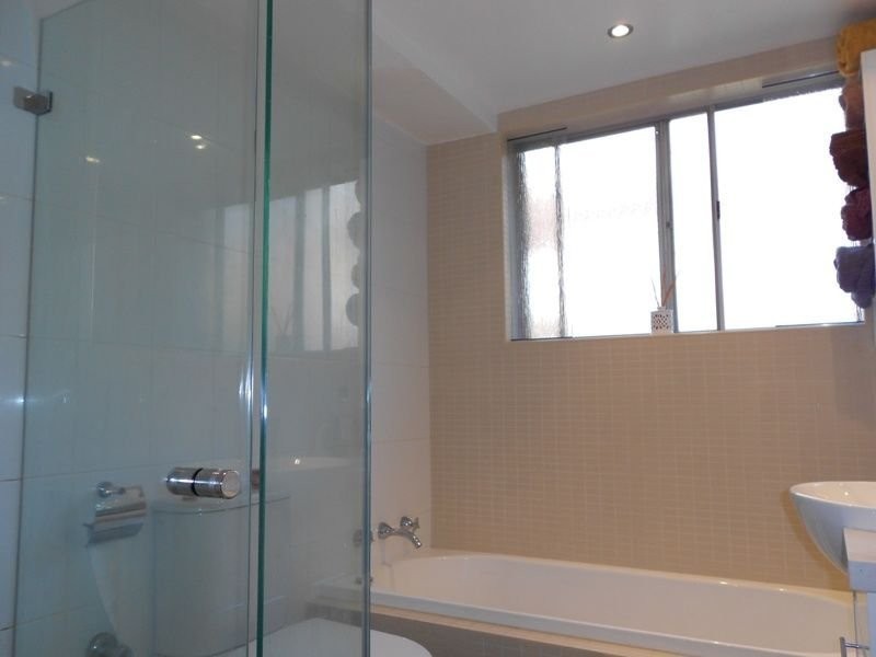 2/2 Avon Road, Dee Why NSW 2099