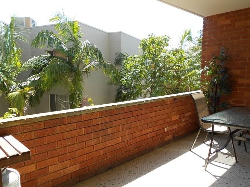 2/2 Avon Road, Dee Why NSW 2099