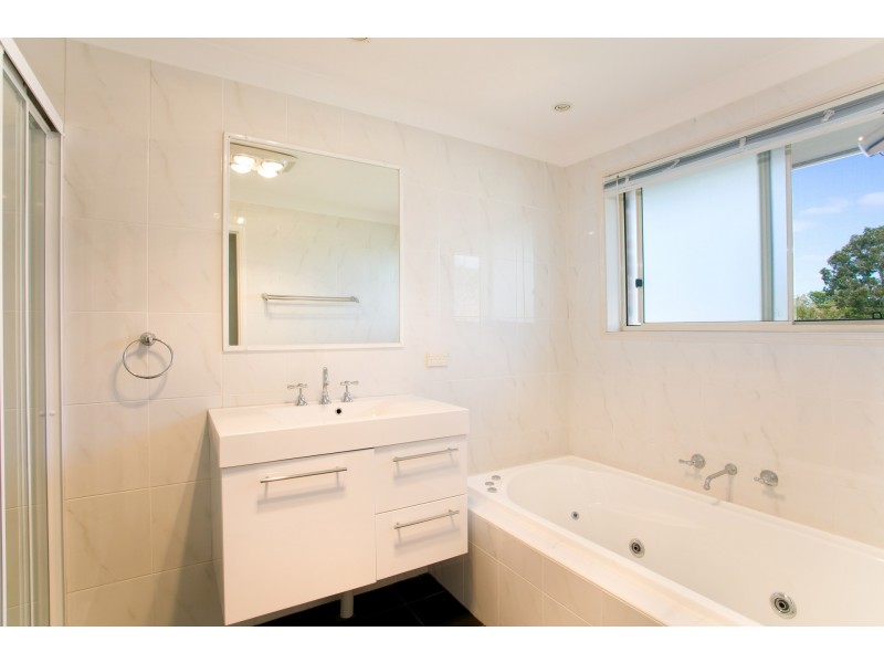 2/23 Parr Parade, Narraweena NSW 2099