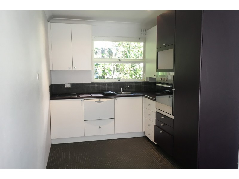 8/28 Clarence Avenue, Dee Why NSW 2099