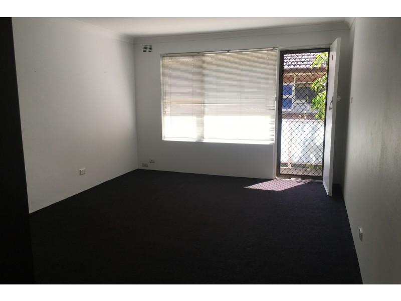8/28 Clarence Avenue, Dee Why NSW 2099
