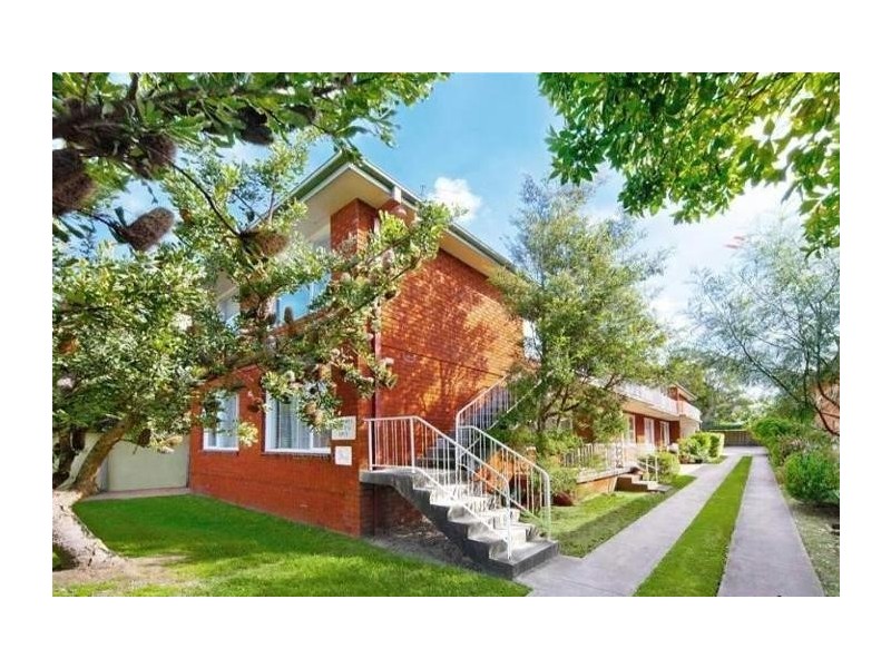 8/28 Clarence Avenue, Dee Why NSW 2099