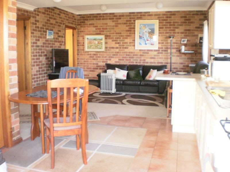 2/40 Griffin Road, North Curl Curl NSW 2099