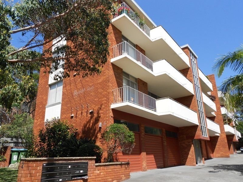 2/2 Avon Road, Dee Why NSW 2099