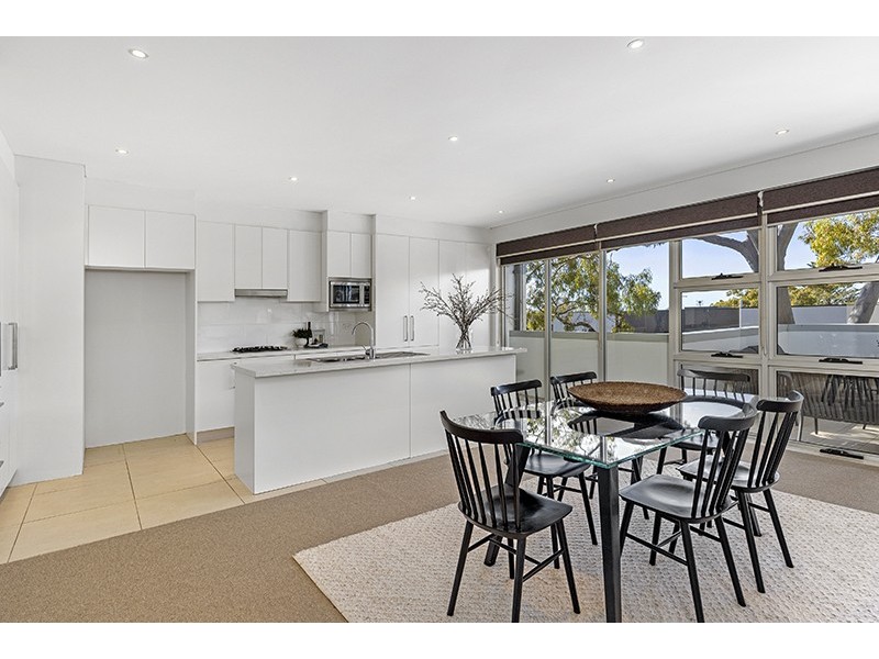 18/69-71 Oaks Avenue, Dee Why NSW 2099