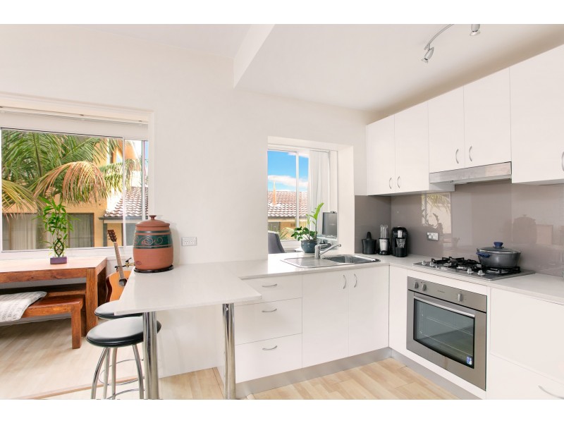 8/20 Wheeler Parade, Dee Why NSW 2099