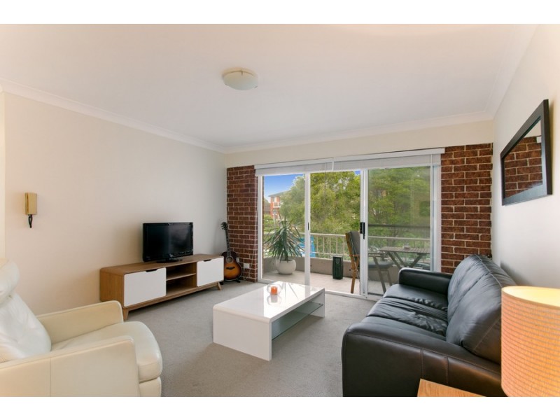 5/5 Clarence Avenue, Dee Why NSW 2099