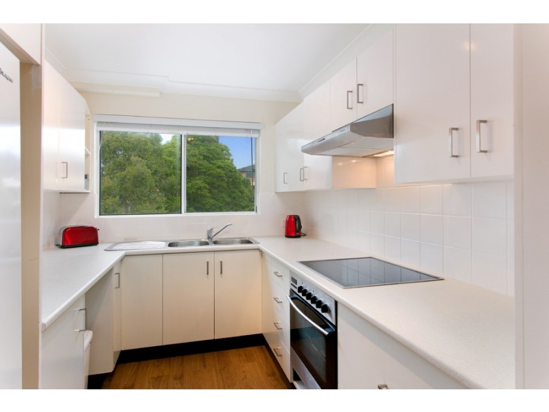 5/5 Clarence Avenue, Dee Why NSW 2099
