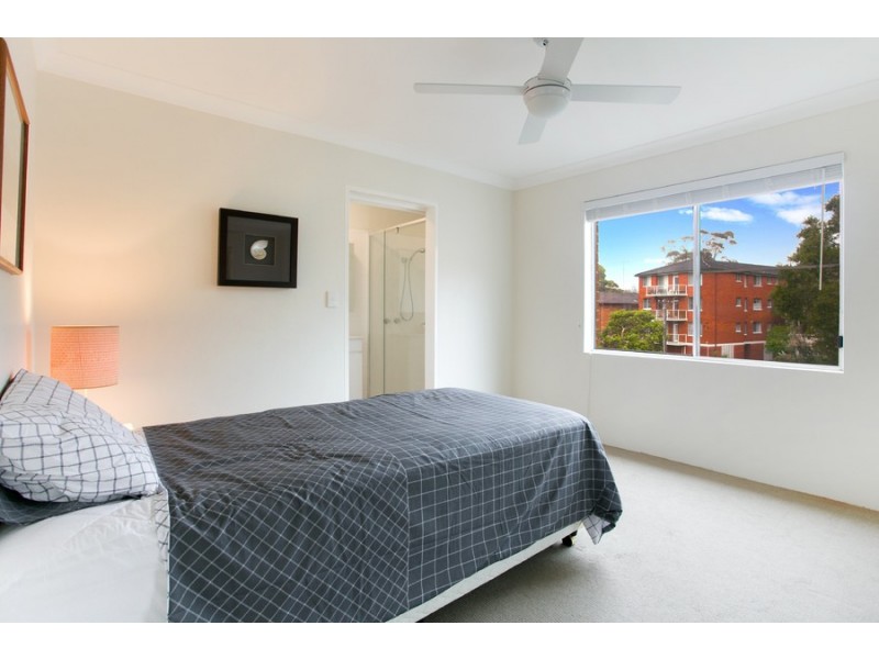 5/5 Clarence Avenue, Dee Why NSW 2099