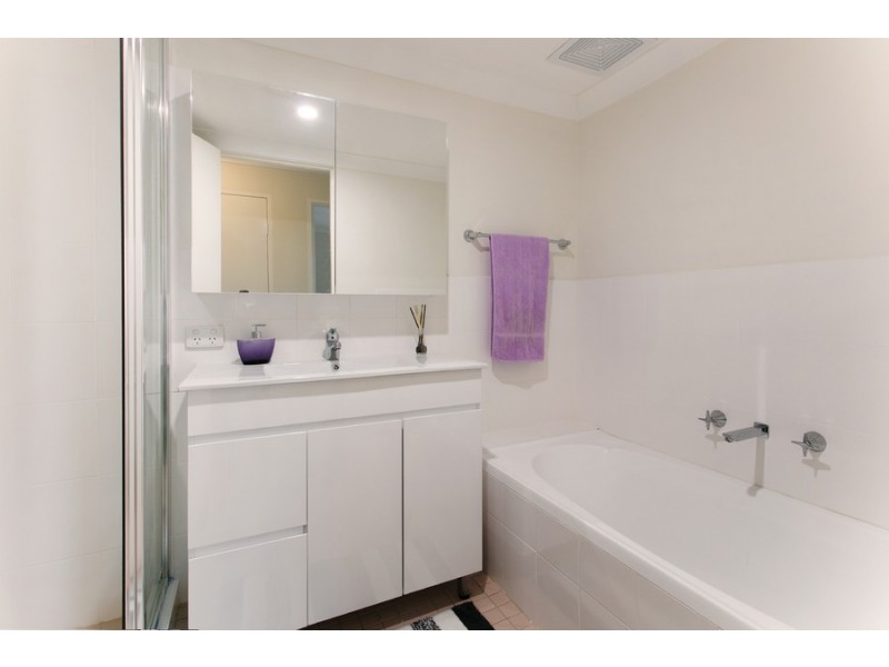 5/5 Clarence Avenue, Dee Why NSW 2099